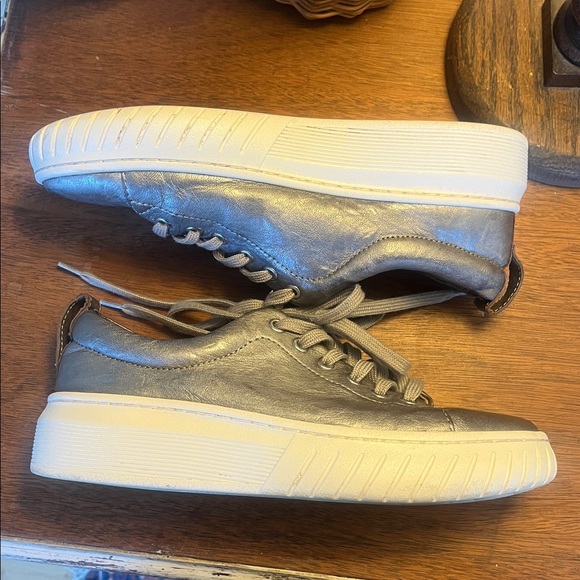 SOFFT Pacey Platform Metallic Gray Women's Sneakers::9M - Picture 4 of 11